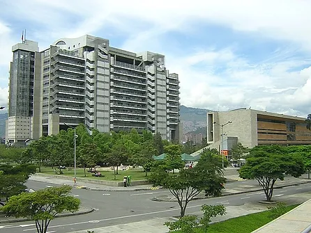 Edificio_EPM-ParquePiesDescalzos-Medellin_JPG